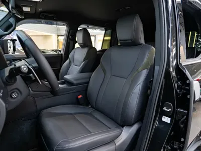 Lexus GX 2025, 15500 км, за 108238.04 USD - фото 11
