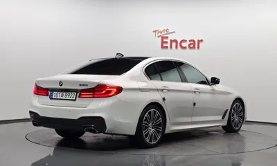 BMW 5-Series 2019, 82831 км, за 20021.01 USD