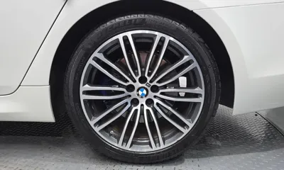 BMW 5-Series 2019, 82831 км, за 20021.01 USD - фото 21