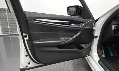 BMW 5-Series 2019, 82831 км, за 20021.01 USD - фото 24