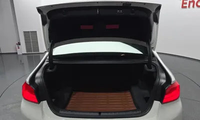 BMW 5-Series 2019, 82831 км, за 20021.01 USD - фото 32