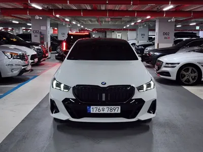 BMW 5-Series 2024, 18584 км, за 37378.91 USD