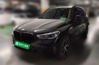 BMW X5 · 2022 год