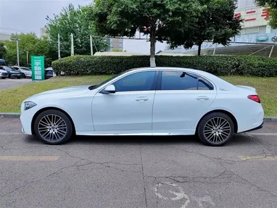Mercedes-Benz C-Class 2025, 18000 км, за 31223.4 USD