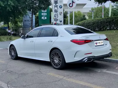 Mercedes-Benz C-Class 2025, 18000 км, за 31223.4 USD
