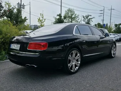 Bentley Flying Spur 2015, 93000 км, за 32493.11 USD