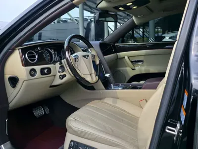 Bentley Flying Spur 2015, 93000 км, за 32493.11 USD - фото 8