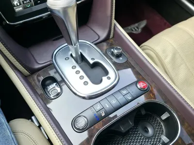 Bentley Flying Spur 2015, 93000 км, за 32493.11 USD - фото 14