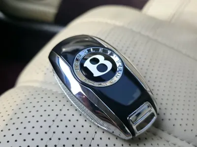 Bentley Flying Spur 2015, 93000 км, за 32493.11 USD - фото 15