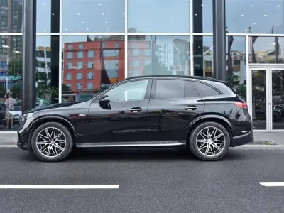 Mercedes-Benz GLC AMG 2025, 8200 км, за 68862.7 USD