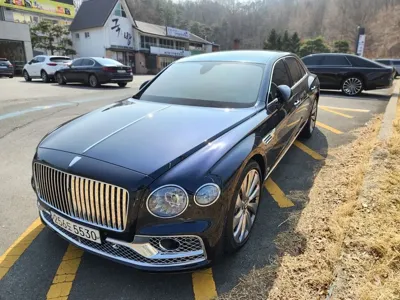 Bentley Flying Spur · 2022 год
