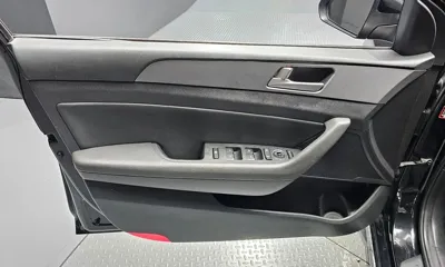 Hyundai Sonata 2019, 46709 км, за 8791.65 USD - фото 24