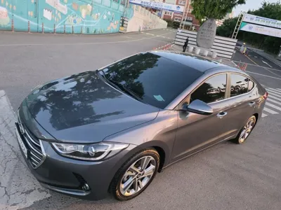 Hyundai Avante · 2017 год