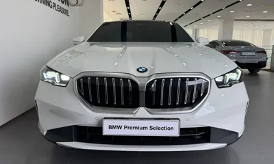 BMW 5-Series 2025, 9912 км, за 34134.17 USD