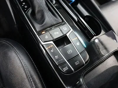 Kia K7 2018, 116830 км, за 8074.04 USD - фото 11