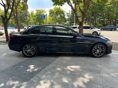 BMW 5-Series 2023, 32000 км, за 32136.38 USD - фото 20