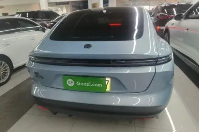 Nio ET5 2022, 105399 км, за 23807 USD