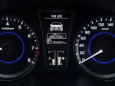 Hyundai Grandeur 2011, 250287 км, за 1889.25 USD - фото 8