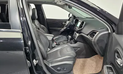Jeep Cherokee 2019, 95603 км, за 7680.19 USD - фото 11