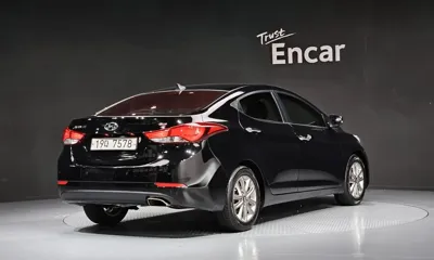 Hyundai Avante 2015, 85427 км, за 4553.74 USD