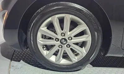 Hyundai Avante 2015, 85427 км, за 4553.74 USD