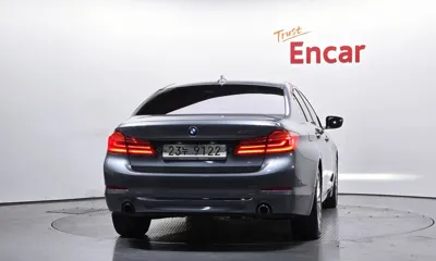 BMW 5-Series 2019, 82414 км, за 17509.08 USD