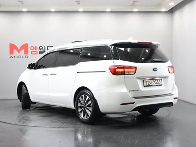 Kia Canival 2015, 131263 км, за 5842.2 USD