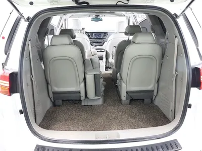 Kia Canival 2015, 131263 км, за 5842.2 USD