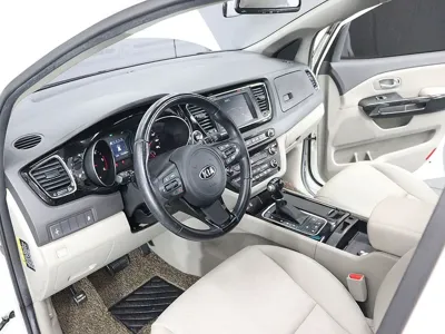 Kia Canival 2015, 131263 км, за 5842.2 USD - фото 16