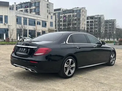 Mercedes-Benz E-Class 2020, 54000 км, за 24719.94 USD