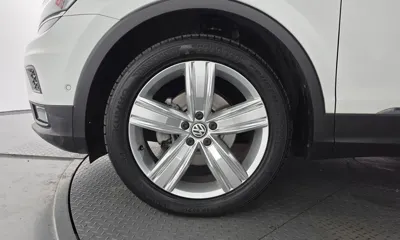 Volkswagen Tiguan 2020, 46723 км, за 21005.65 USD