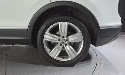 Volkswagen Tiguan 2020, 46723 км, за 21005.65 USD - фото 21