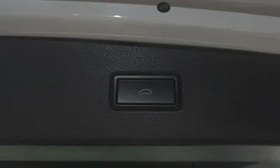 Volkswagen Tiguan 2020, 46723 км, за 21005.65 USD - фото 34