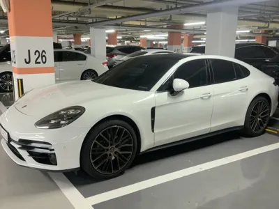 Porsche Panamera 2024, 30000 км, за 91205.26 USD