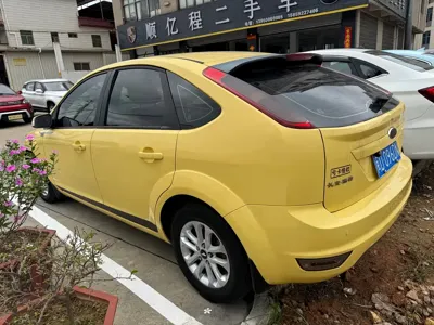 Ford Focus 2013, 110000 км, за 1442 USD