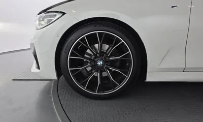 BMW 3-Series 2021, 124406 км, за 15953.63 USD
