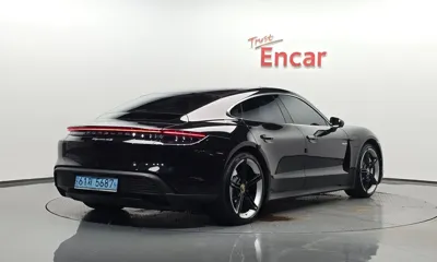 Porsche Taycan 2021, 76747 км, за 54799.09 USD