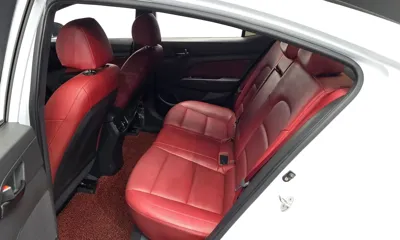 Hyundai Avante 2018, 129245 км, за 8205.33 USD - фото 11