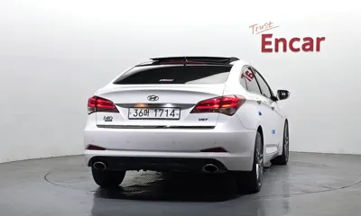 Hyundai i40 2012, 156730 км, за 3275.57 USD