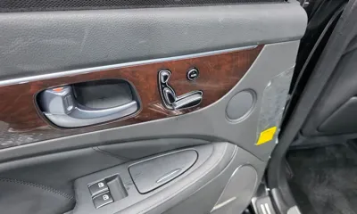 Hyundai Equus 2015, 44301 км, за 10744.28 USD - фото 28