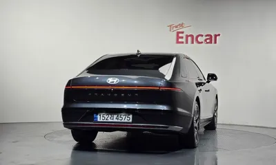 Hyundai Grandeur 2023, 16214 км, за 19437.03 USD