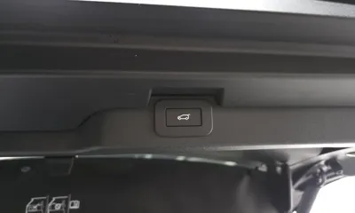 Land Rover Discovery 2025, 18352 км, за 48232.57 USD - фото 20