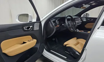Volvo XC60 2021, 20348 км, за 29732.4 USD - фото 10