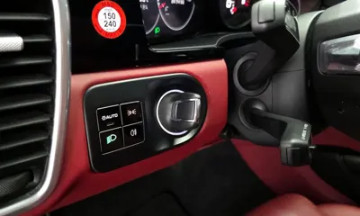 Porsche Cayenne 2020, 52523 км, за 50048.74 USD - фото 30