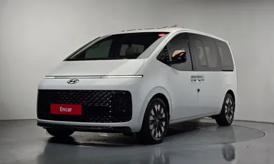 Hyundai Staria · 2023 год