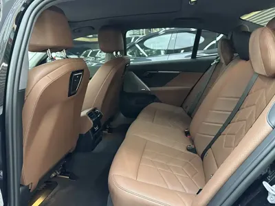 BMW 5 Series 2025, 10000 км, за 46938.47 USD