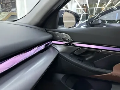 BMW 5 Series 2025, 10000 км, за 46938.47 USD - фото 8