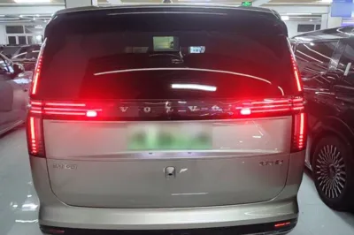Volvo EM90 2025, 47699 км, за 64003 USD