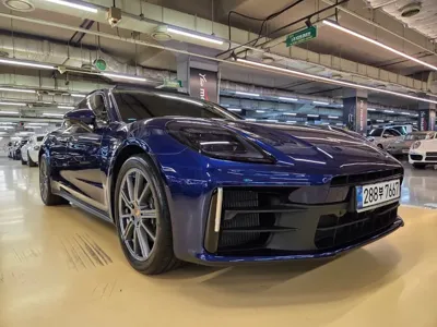 Porsche Panamera · 2025 год