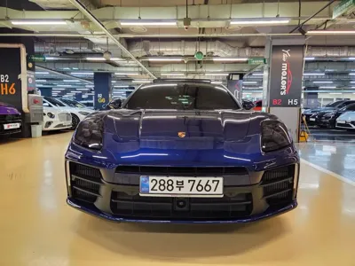 Porsche Panamera 2025, 10600 км, за 115795.05 USD